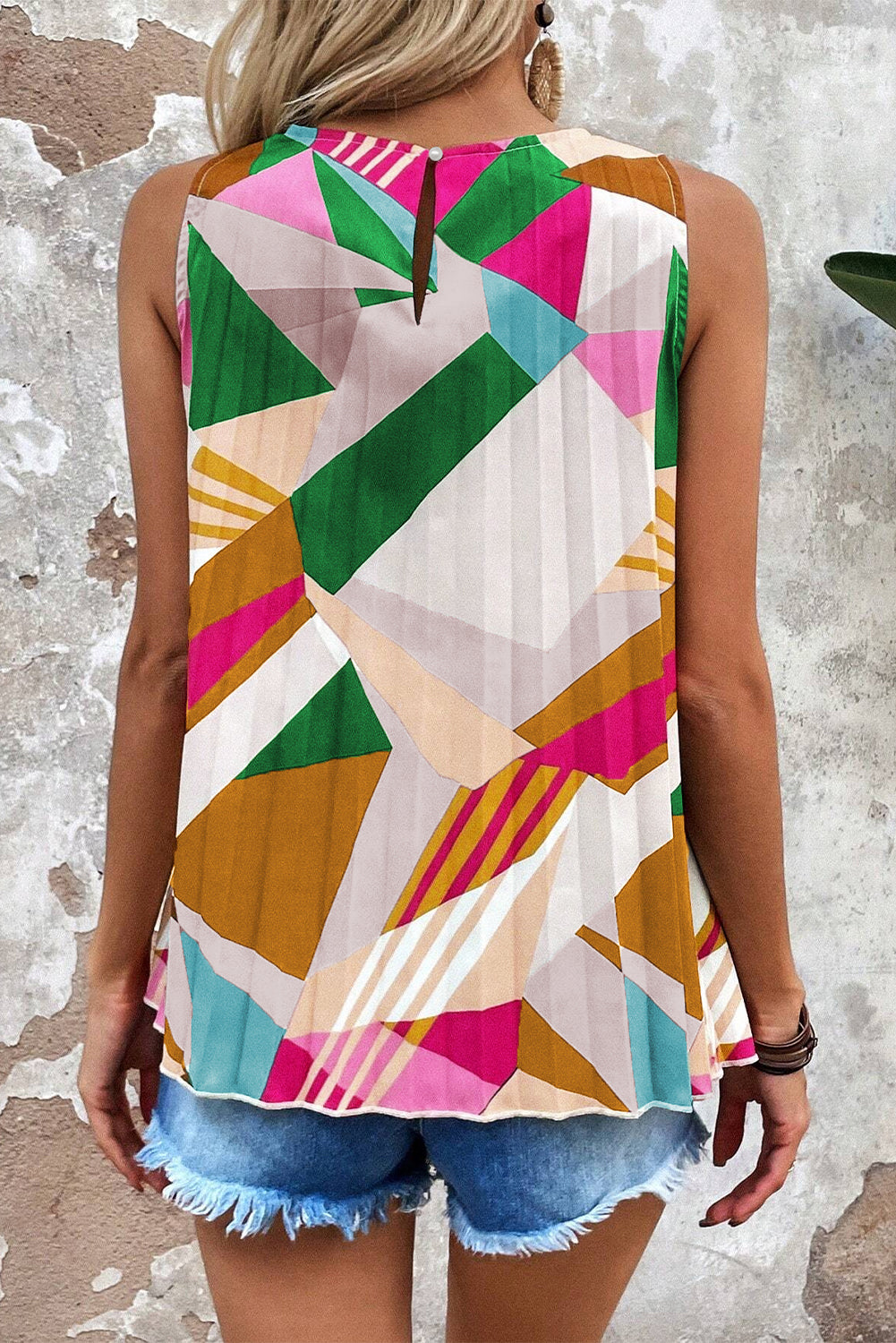 Geometric Shift Tank