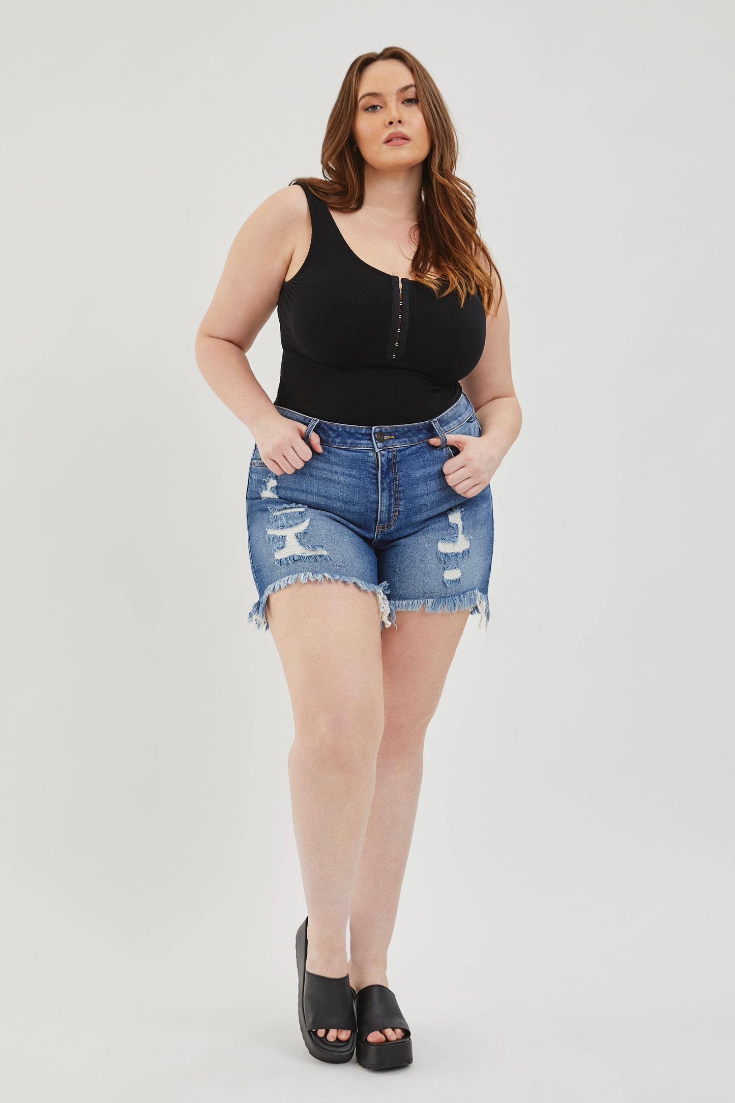 Cello Boyfriend Shorts with Uneven Fray Hem